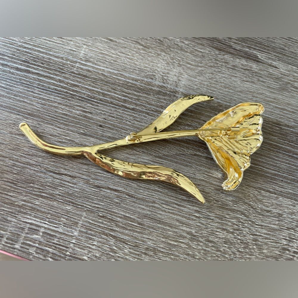 Gold Floral Brooch N1150 - Picture 3 of 3